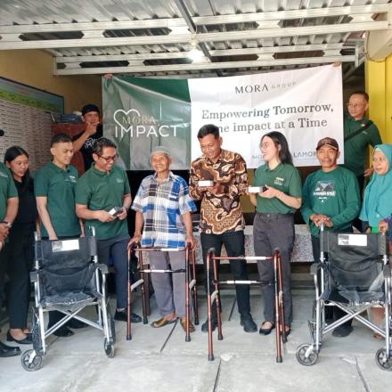 PENYERAHAN ALKES DARI MORAZEN HOTAL